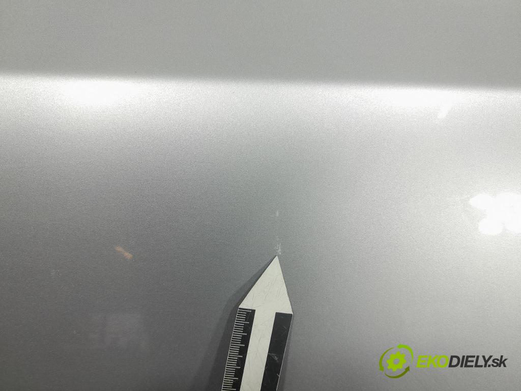 Volvo V40 2013 dvere Predné pravé