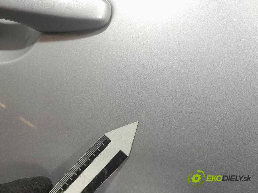 Volvo V40 2013 dvere Predné pravé