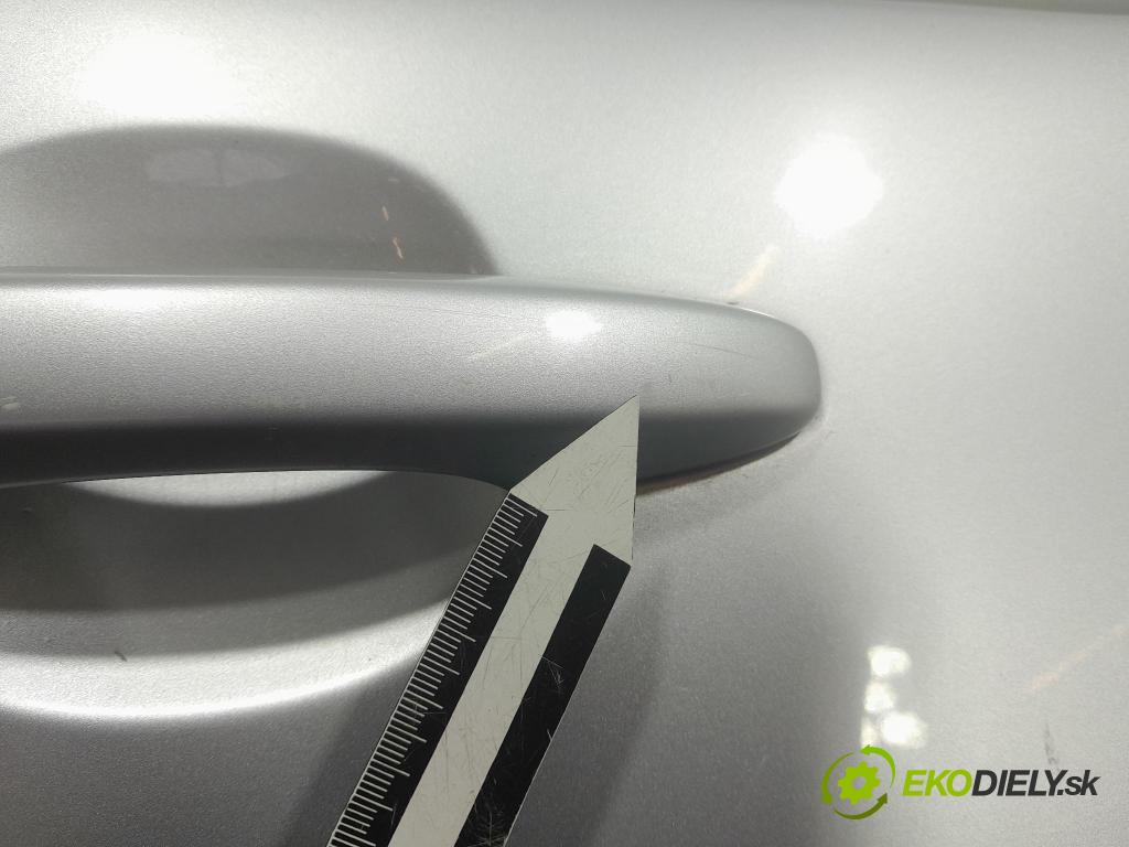 Volvo V40 2013 dvere Predné pravé