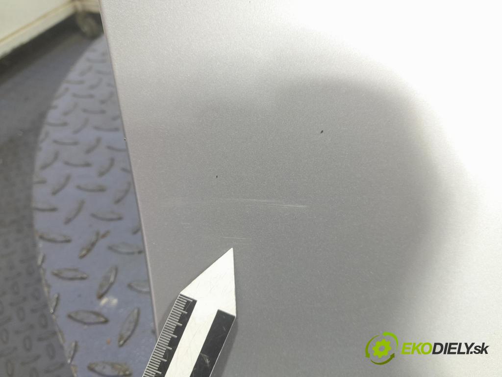 Volvo V40 2013 dvere Predné pravé