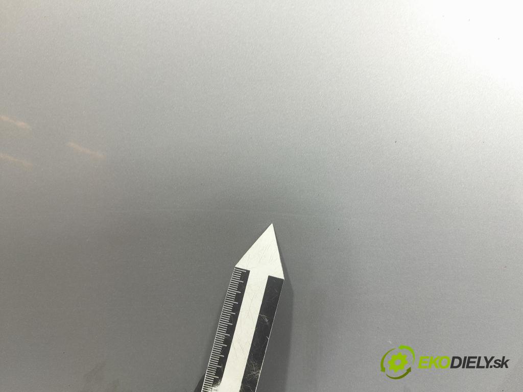 Volvo V40 2013 dvere Predné pravé