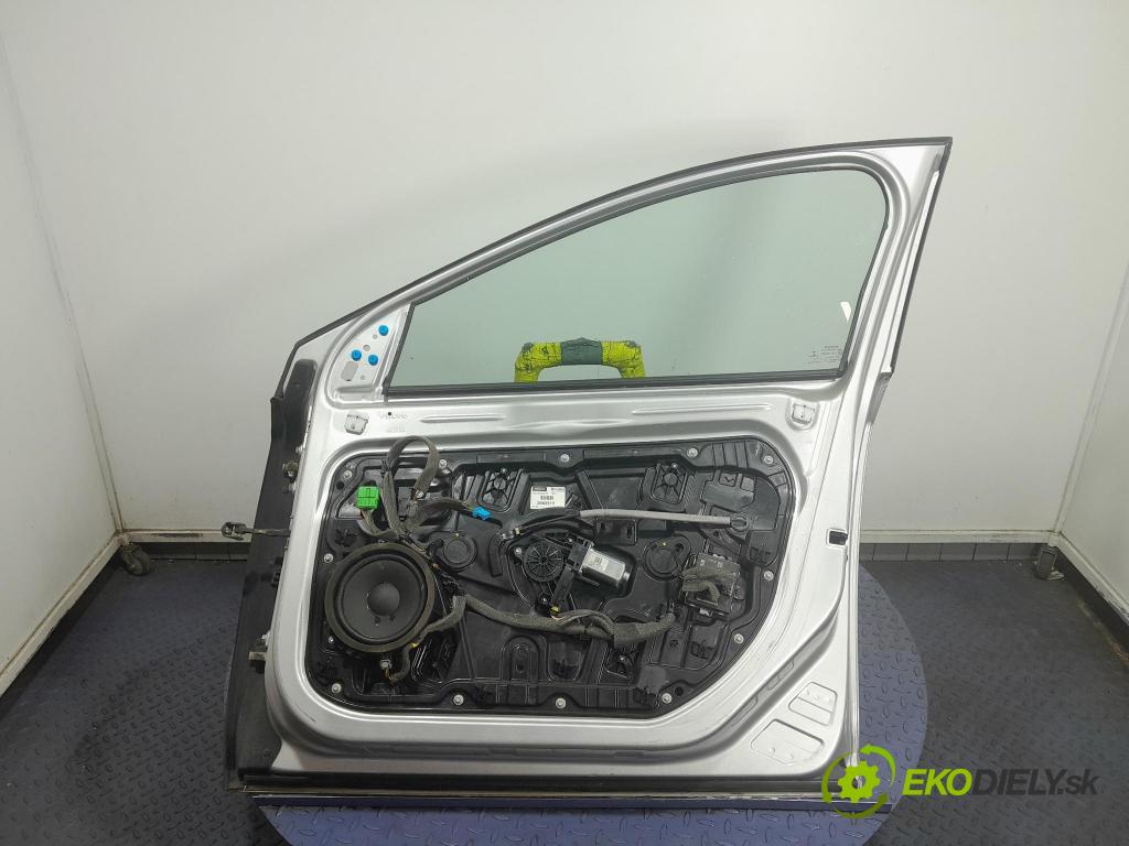 Volvo V40 2013 dvere Predné pravé 