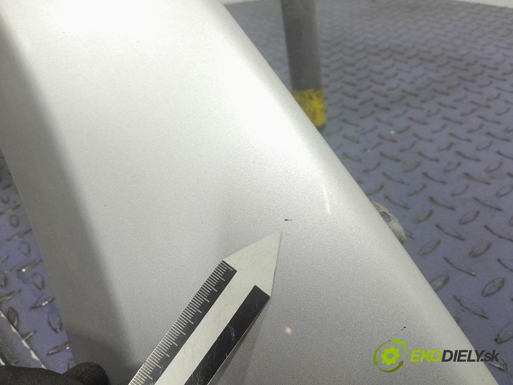 Volvo V40 2013 blatník Predné v pravo: