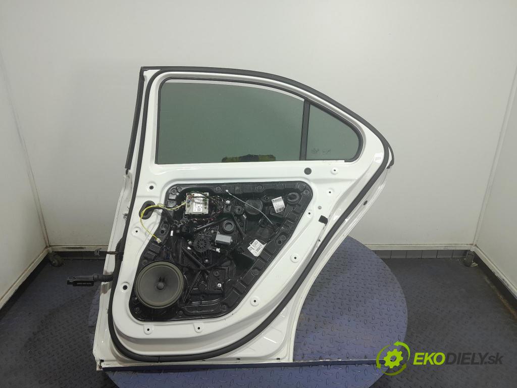 Mercedes A-klasa 2021 dvere zad pravé 