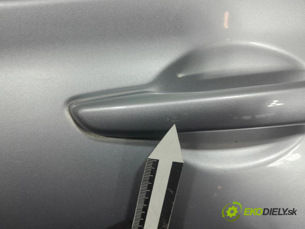 Hyundai I30 2022 dvere zad Vľavo: