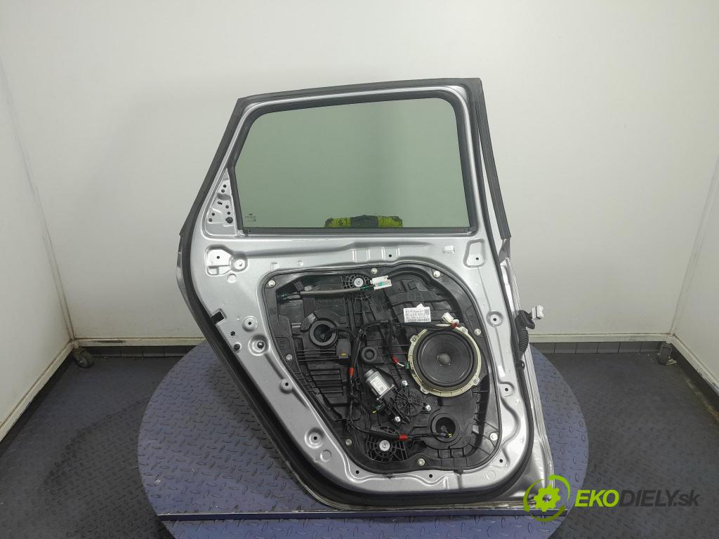 Hyundai I30 2022 dvere zad Vľavo: 