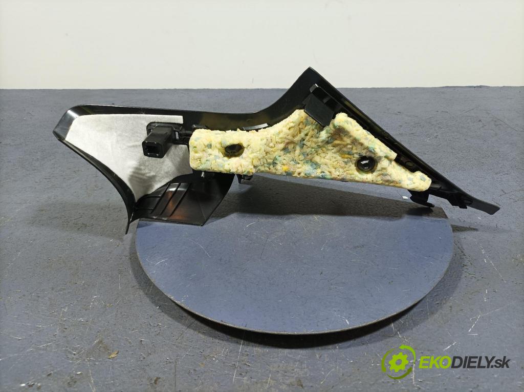 Mercedes A-klasa 2021 kryt Plast: Interiéry: A1776908802