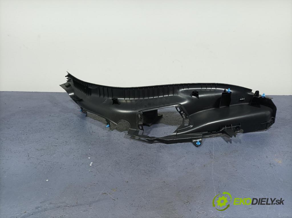 Mercedes A-klasa 2021 kryt Plast: Interiéry: A1776900501