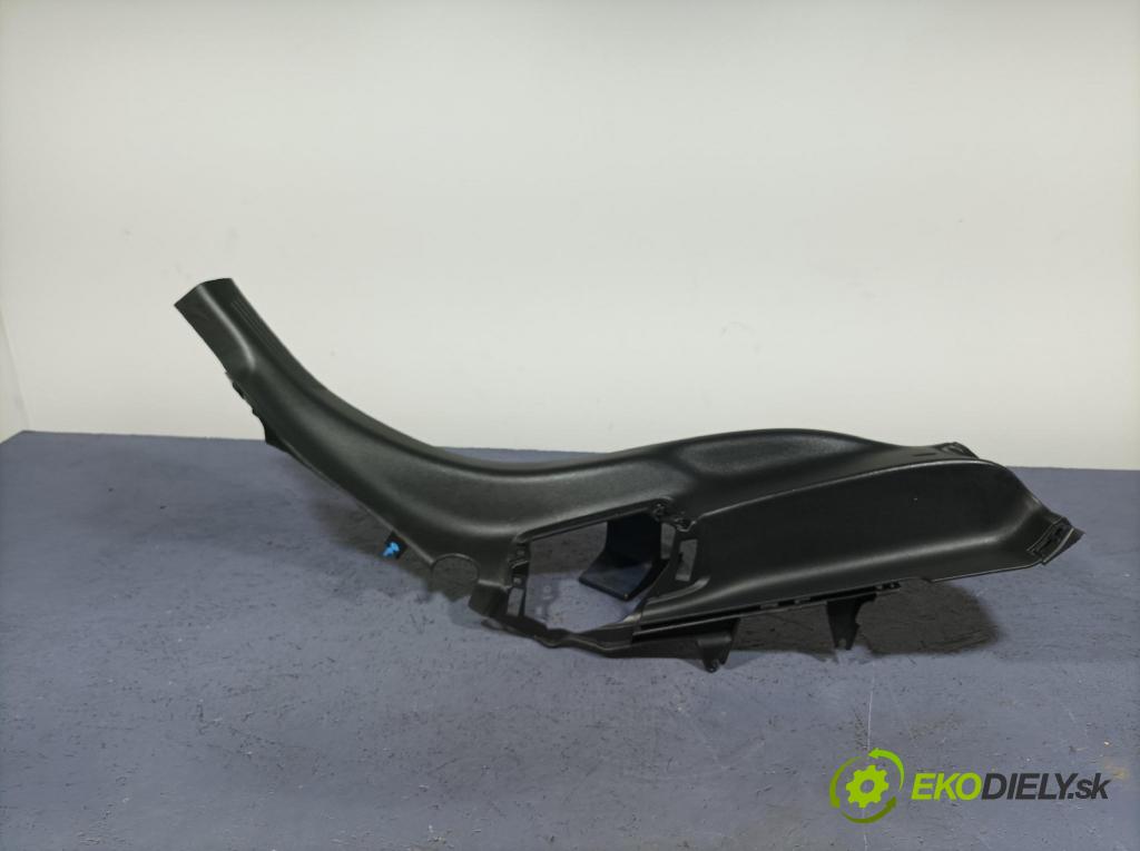 Mercedes A-klasa 2021 kryt Plast: Interiéry: A1776900601