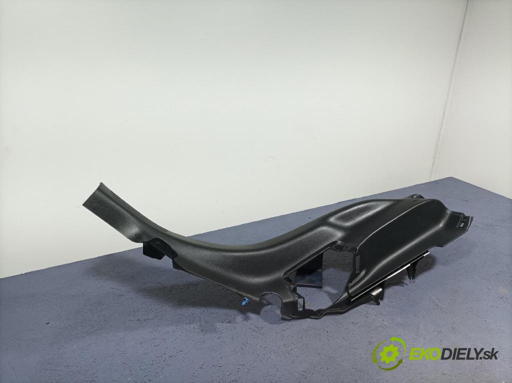 Mercedes A-klasa 2021 kryt Plast: Interiéry: A1776900601