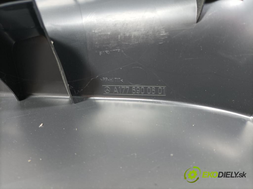 Mercedes A-klasa 2021 kryt Plast: Interiéry: A1776900601