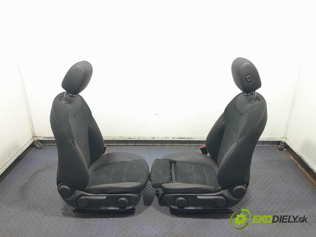 Mercedes A-klasa 2021 sedačke: Set.: