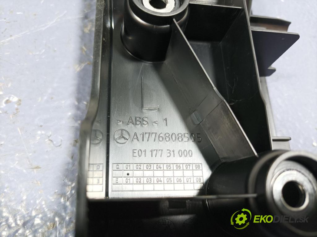 Mercedes A-klasa 2021 kryt Plast: Interiéry: A1776808505