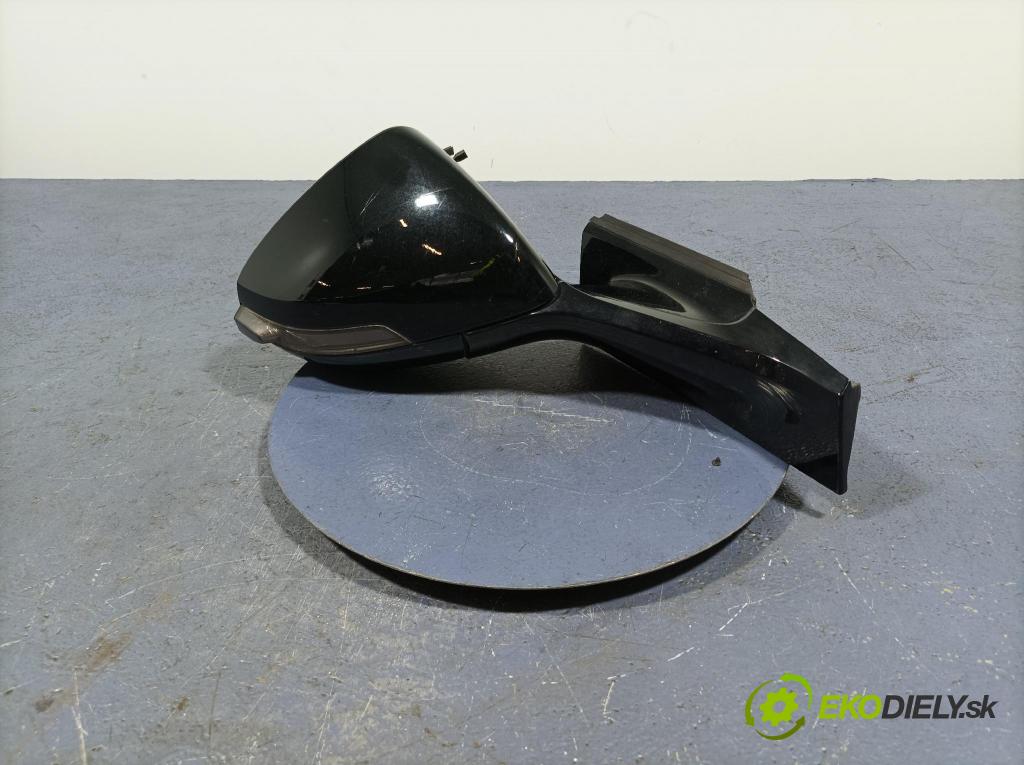 Opel Ampera 2013 zrkadlo pravé