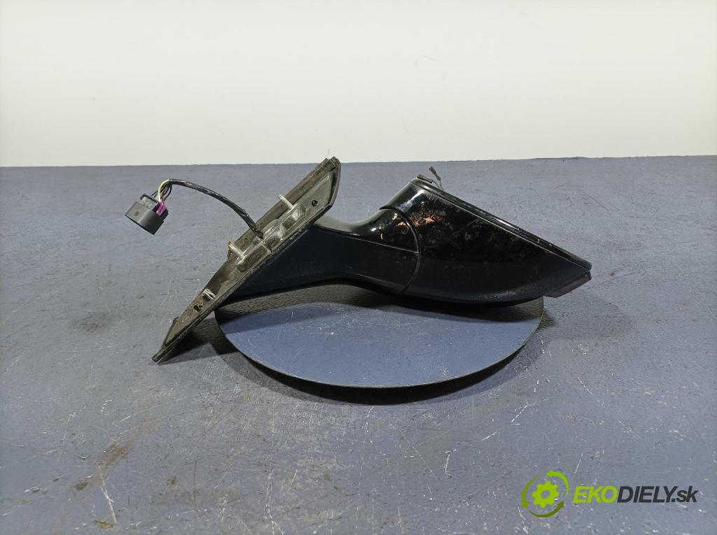 Opel Ampera 2013 zrkadlo pravé 