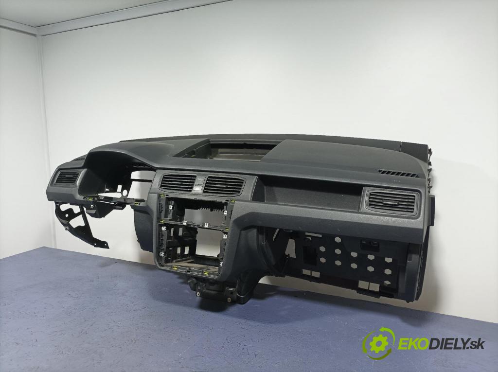 Vw Caddy 2016 kokpit,pristrojová doska