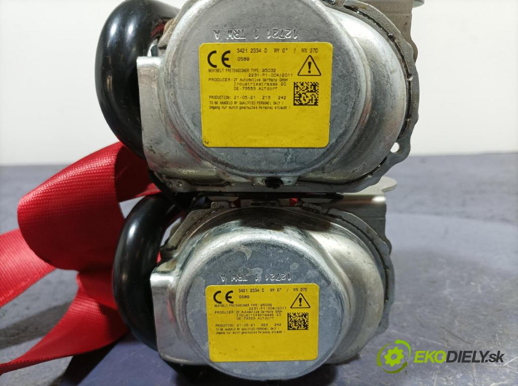 Mercedes A-klasa 2021 Pásy: Bezpečnosť: x A1778600700