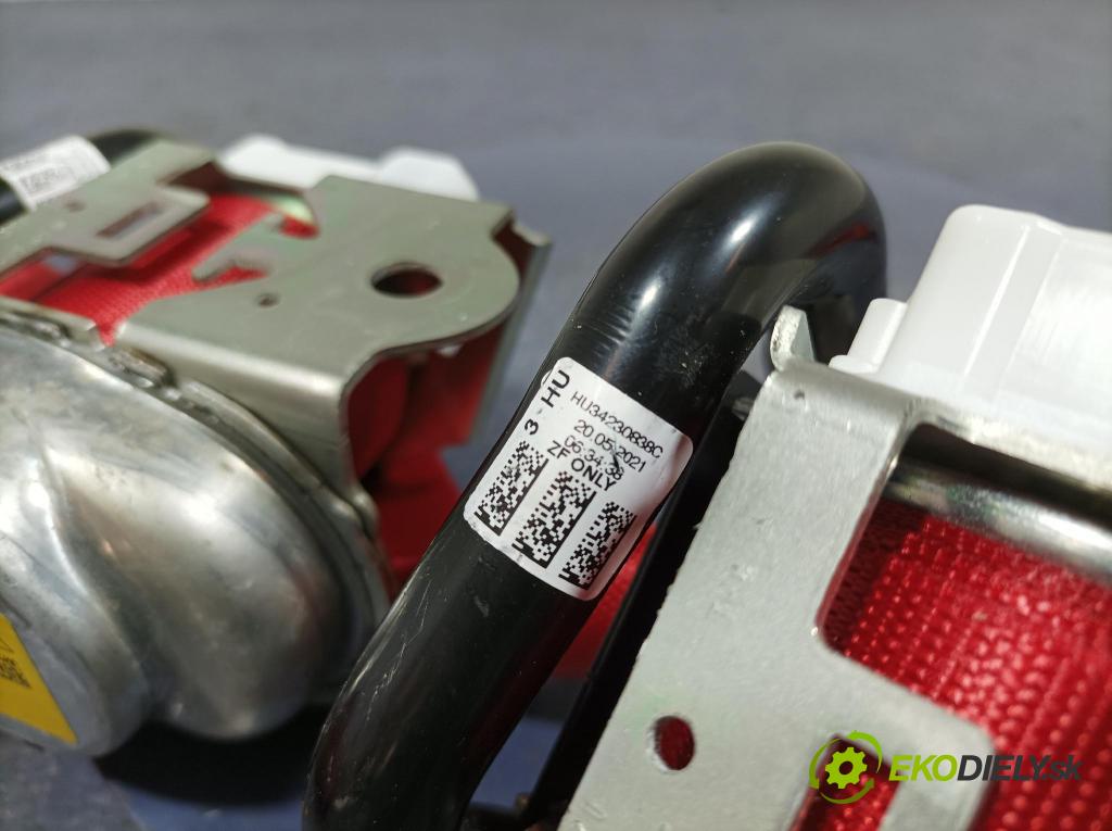 Mercedes A-klasa 2021 Pásy: Bezpečnosť: x A1778600700