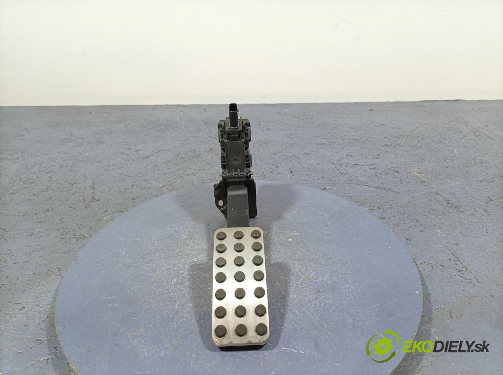 Mercedes A-klasa 2021 pedal Plyn: A1773001900