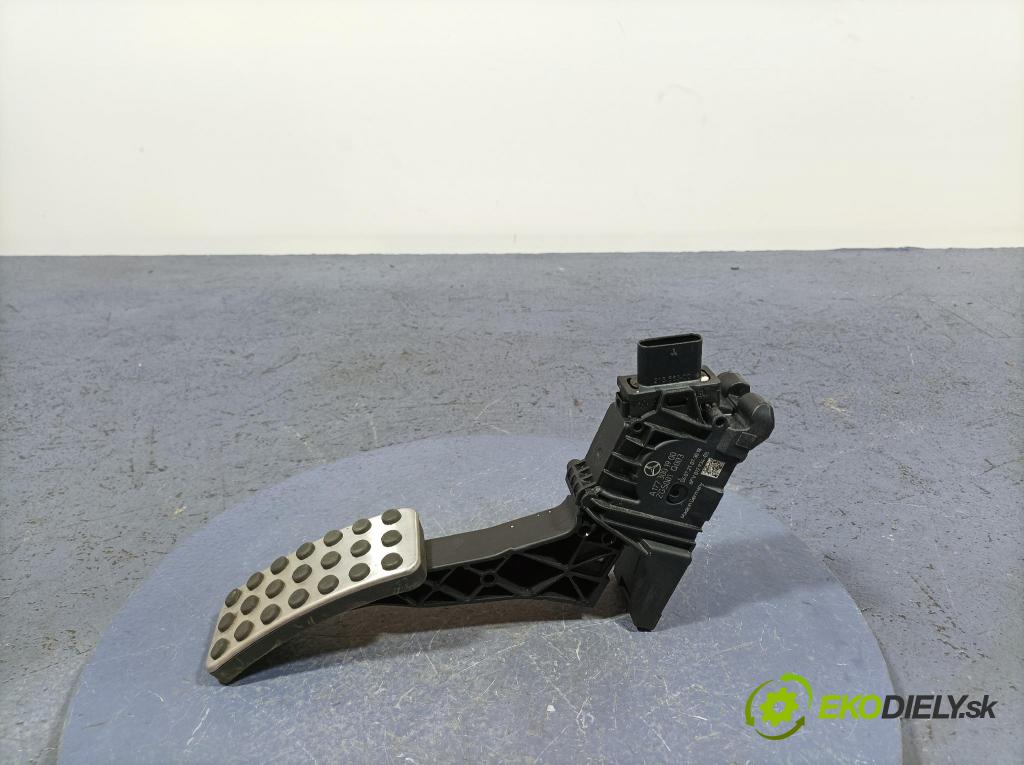 Mercedes A-klasa 2021 pedal Plyn: A1773001900