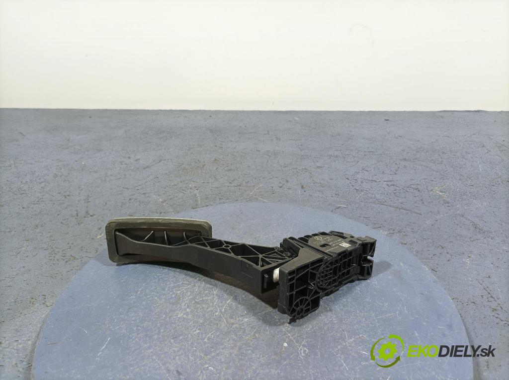 Mercedes A-klasa 2021 pedal Plyn: A1773001900