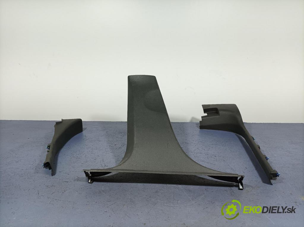 Opel Ampera 2013 kryt Plast: Interiéry: