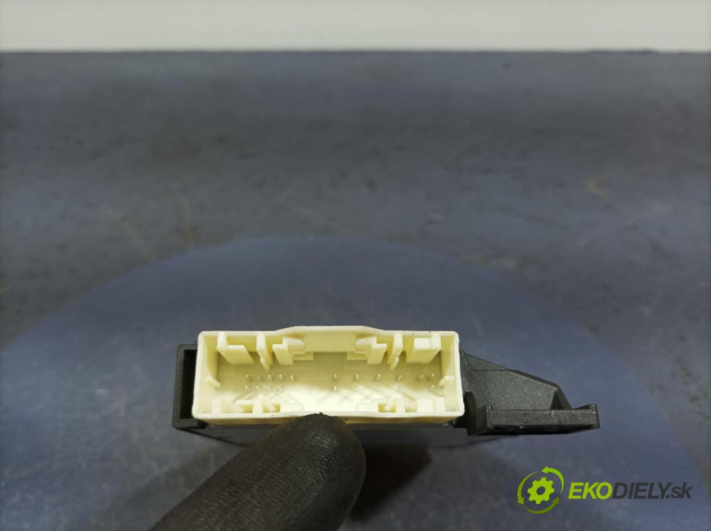 Mercedes A-klasa 2021 Spínač zapaľovania: A1679009621