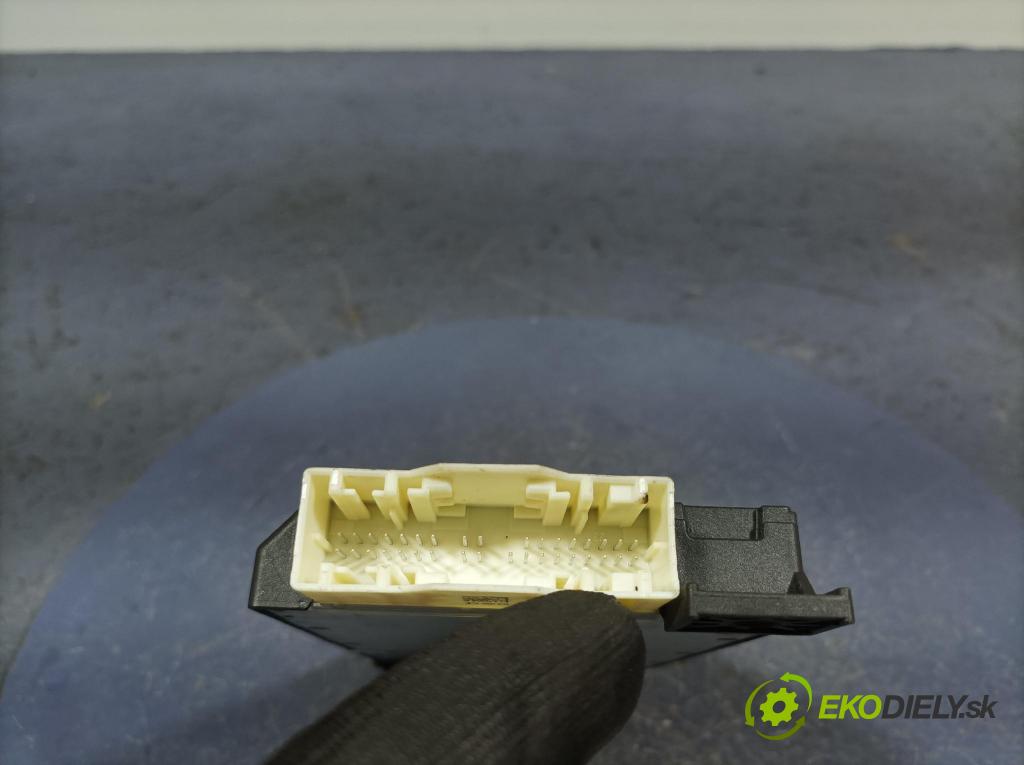 Mercedes A-klasa 2021 Spínač zapaľovania: A1679009621