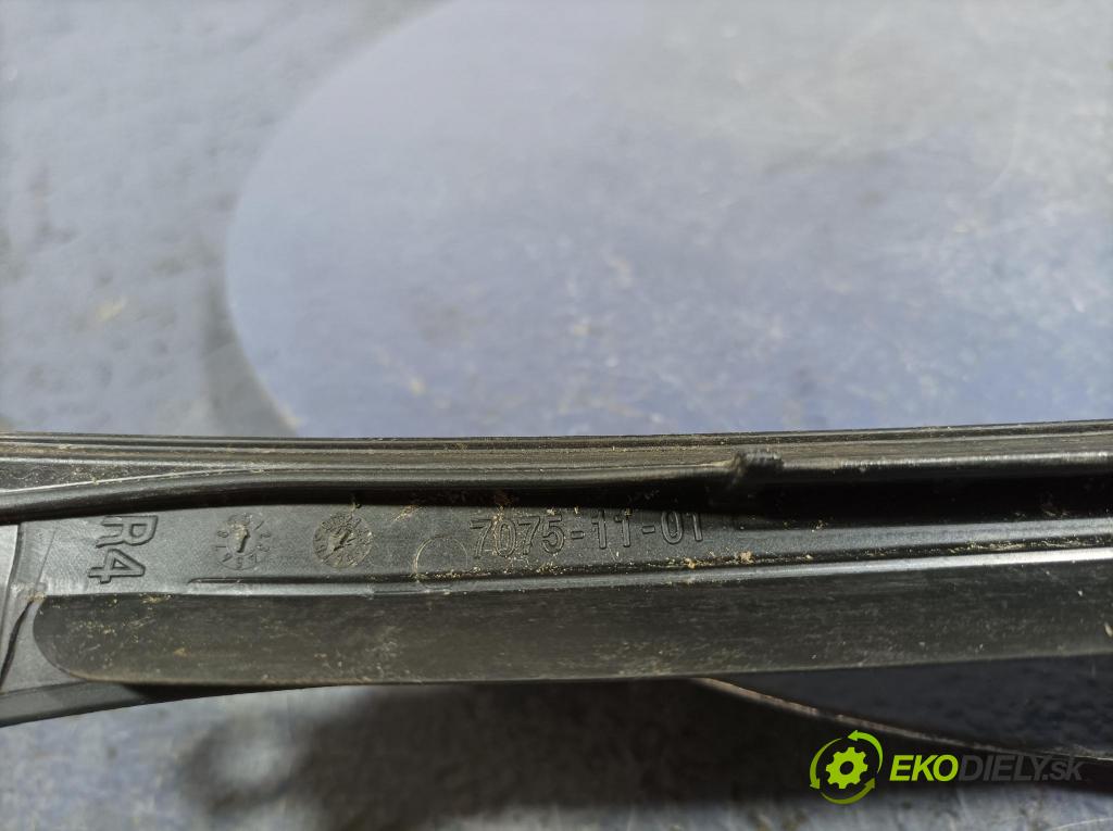 Mercedes A-klasa 2021 lišta Dekoratívne: A1776903401