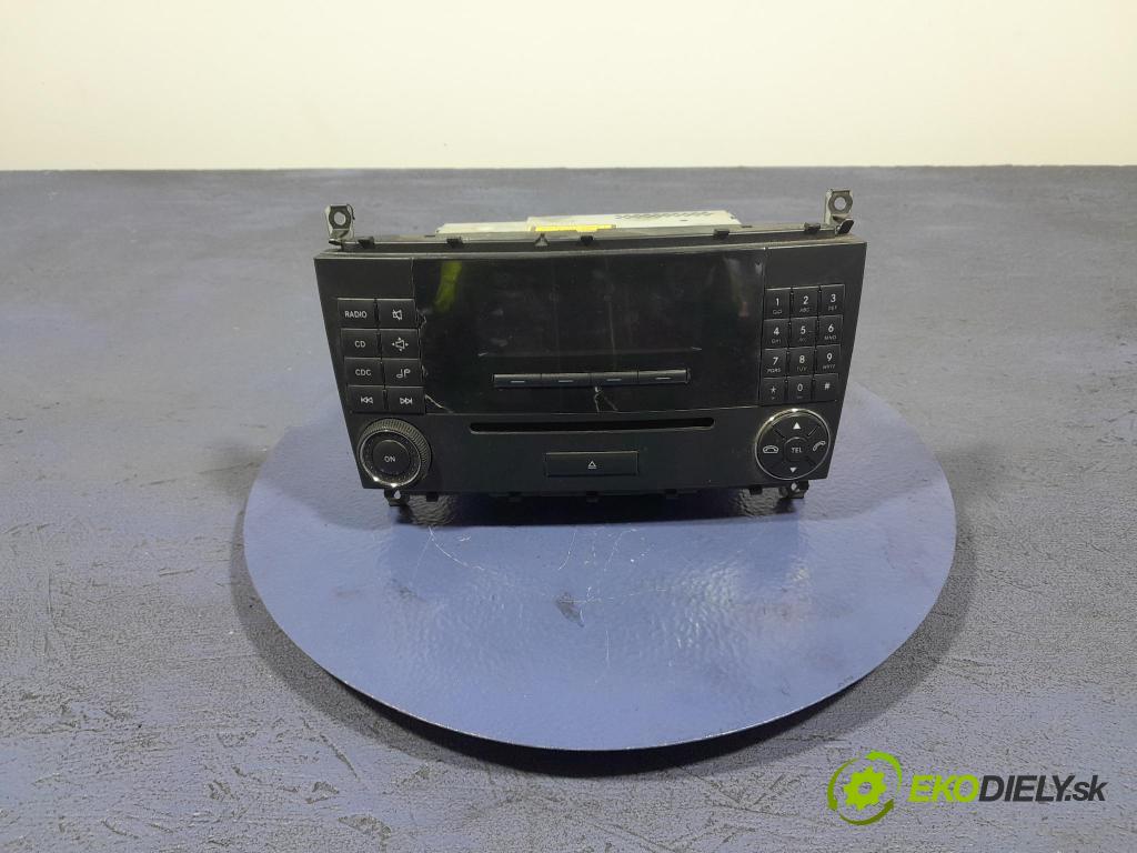 Mercedes C-klasa 2005 Radio I Navigácia: A2038703689
