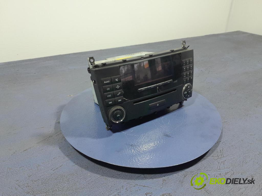 Mercedes C-klasa 2005 Radio I Navigácia: A2038703689