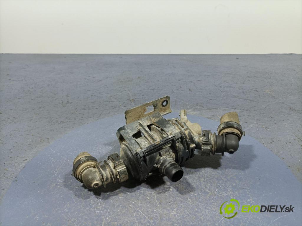 Nissan Navara 2019 čerpadlo Voda: