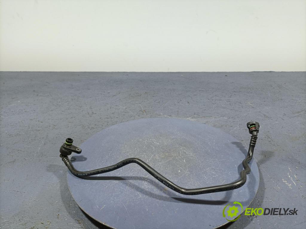 Mercedes A-klasa 2021 rúrka Vzduch: A2600180300