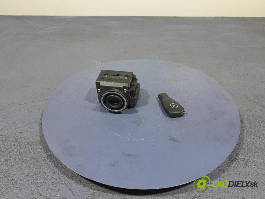 Mercedes C-klasa 2005 Spínač zapaľovania: A2095452308