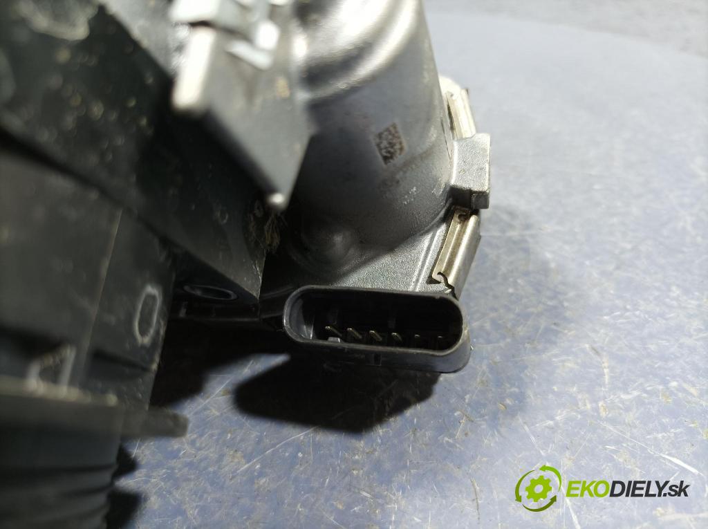 Mercedes A-klasa 2021 klapka A2641410100