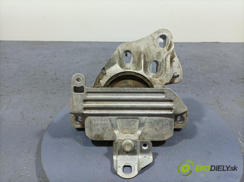 Mercedes A-klasa 2021 Vankúš/: držiak Motor: A2472403200