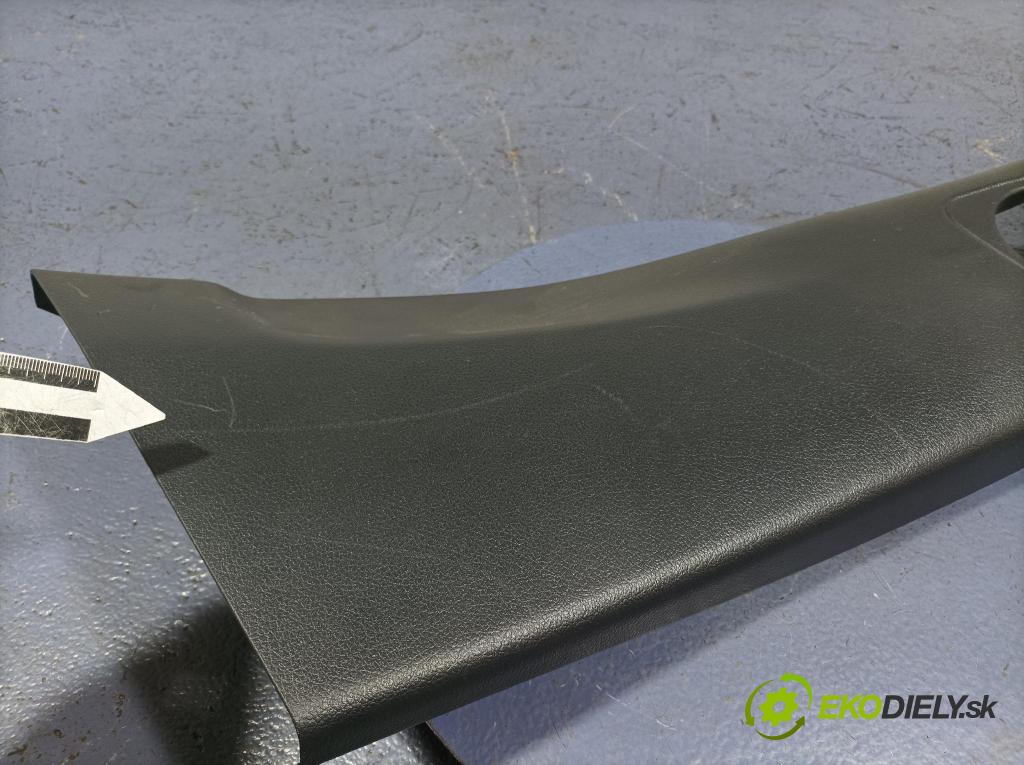 Mercedes A-klasa 2021 kryt Plast: Interiéry: A1776908602