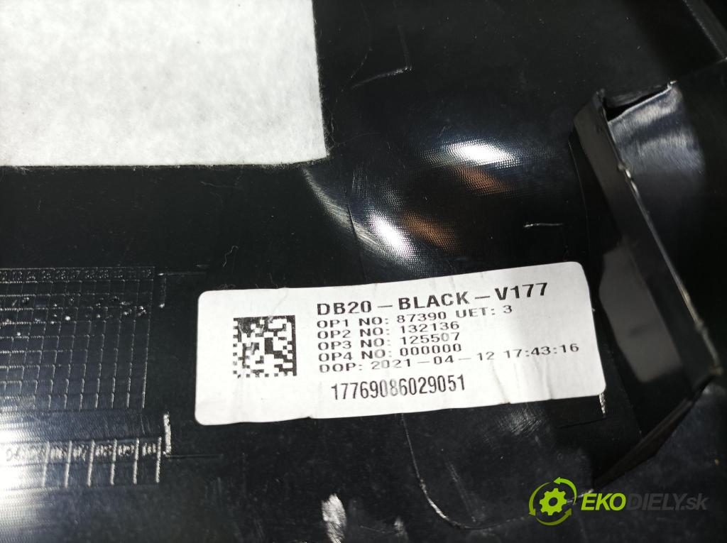 Mercedes A-klasa 2021 kryt Plast: Interiéry: A1776908602