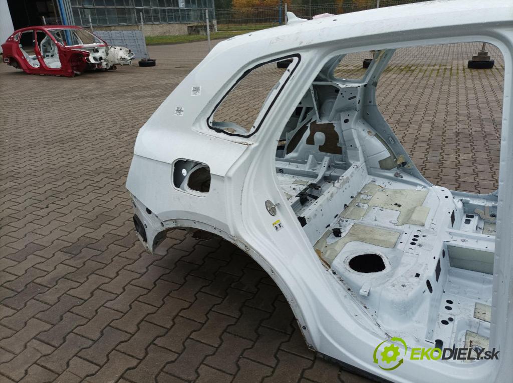 Audi Q5 0 blatnik Zad: v pravo: