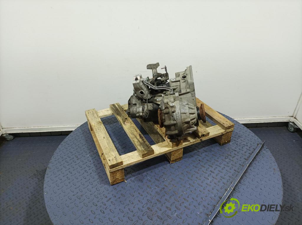 Vw Touran 2003 prevodovka Manualna FYG