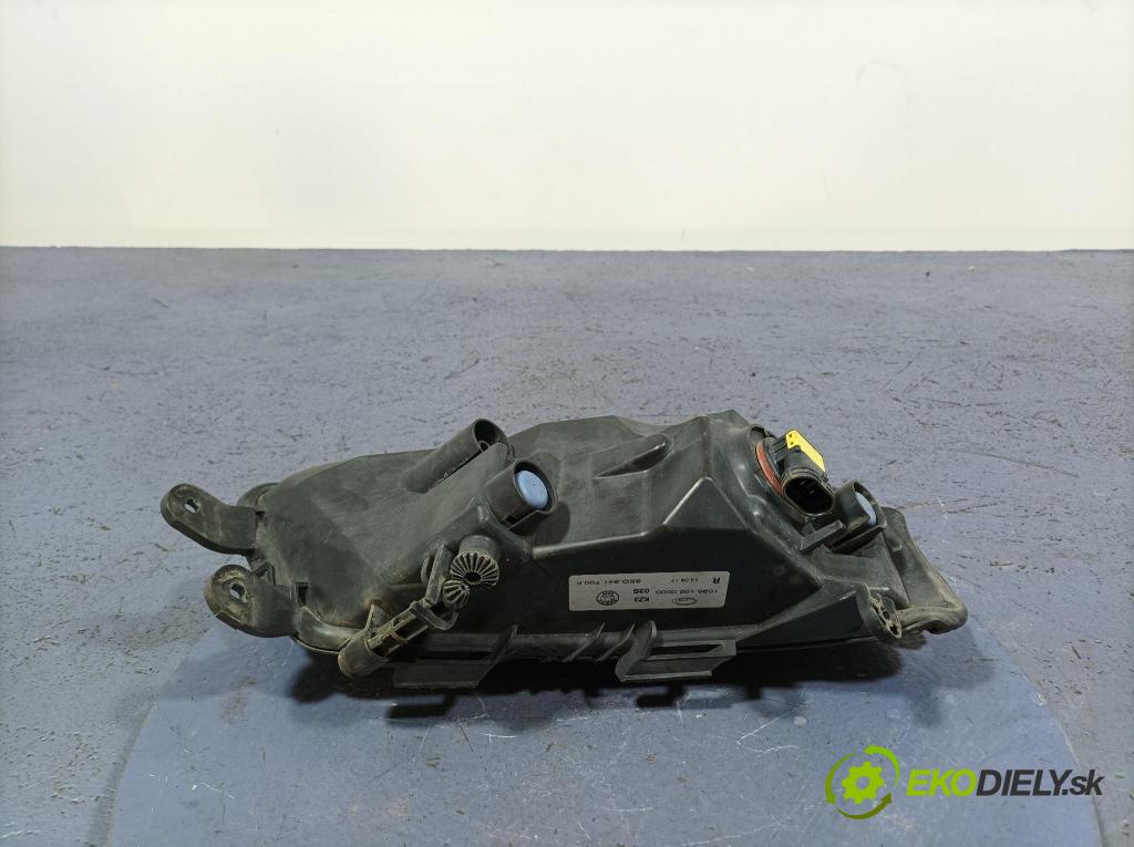 Skoda Octavia 2017 Halogen v pravo: 5E0941700F
