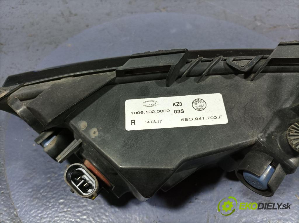 Skoda Octavia 2017 Halogen v pravo: 5E0941700F