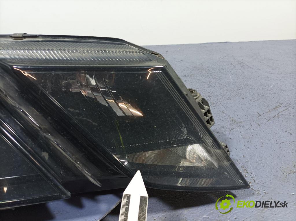 Skoda Octavia 2017 Reflektor: v pravo: 5E1941016C