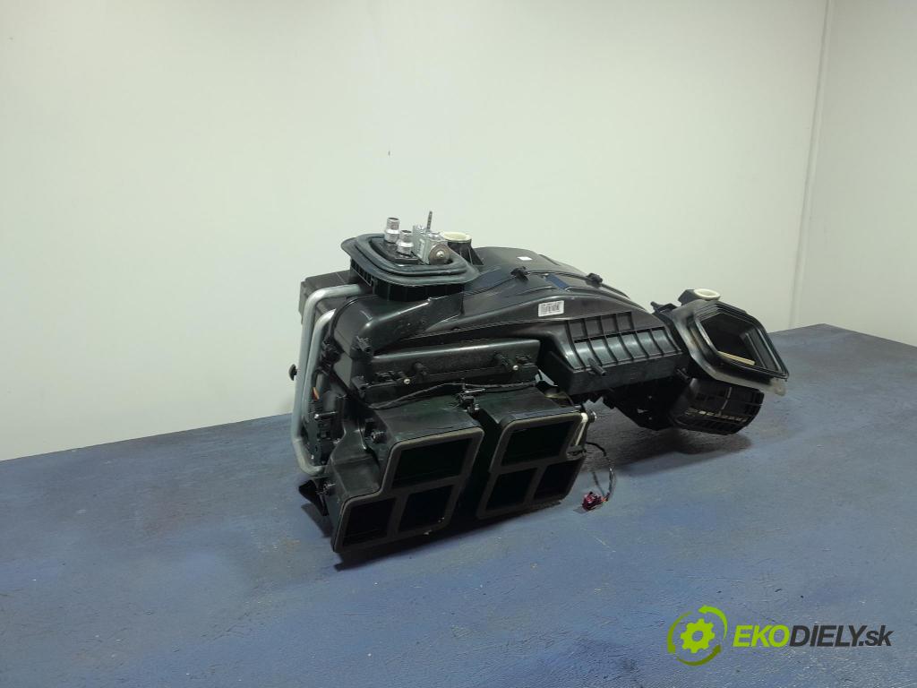 Mercedes A-klasa 2021 radiator A2478302503