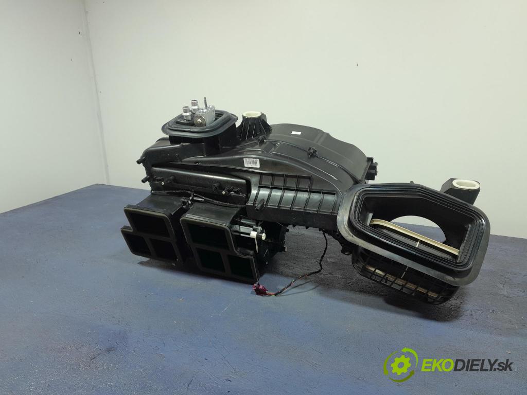 Mercedes A-klasa 2021 radiator A2478302503