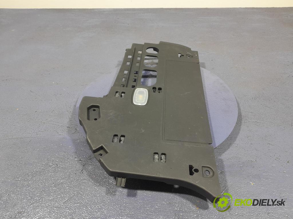 Mercedes A-klasa 2021 kryt Plast: Interiéry: A1776800600