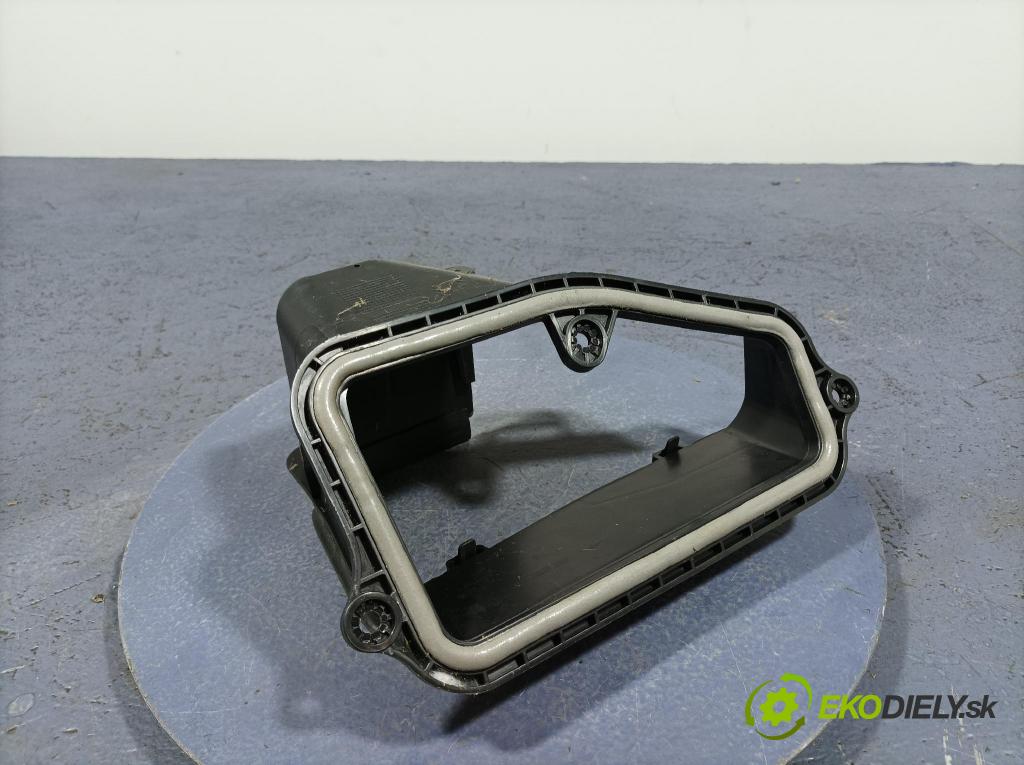 Mercedes A-klasa 2021 Vstup: Vzduch: A1778304800