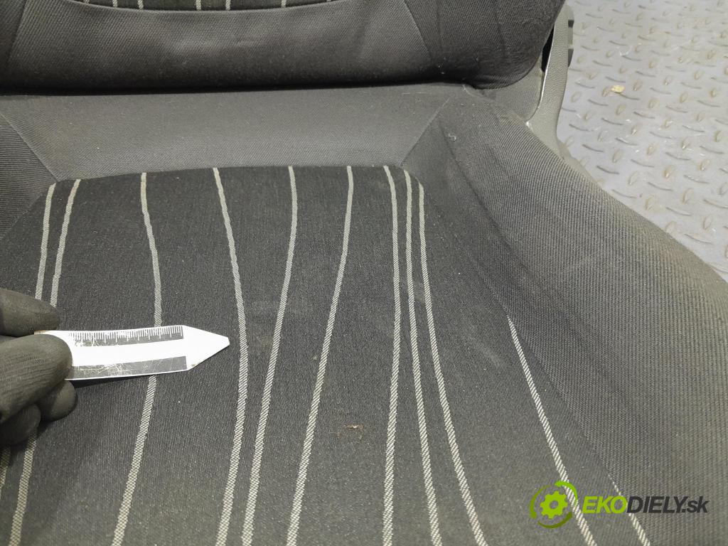 Opel Corsa 2009 Sedačka Ovládače: