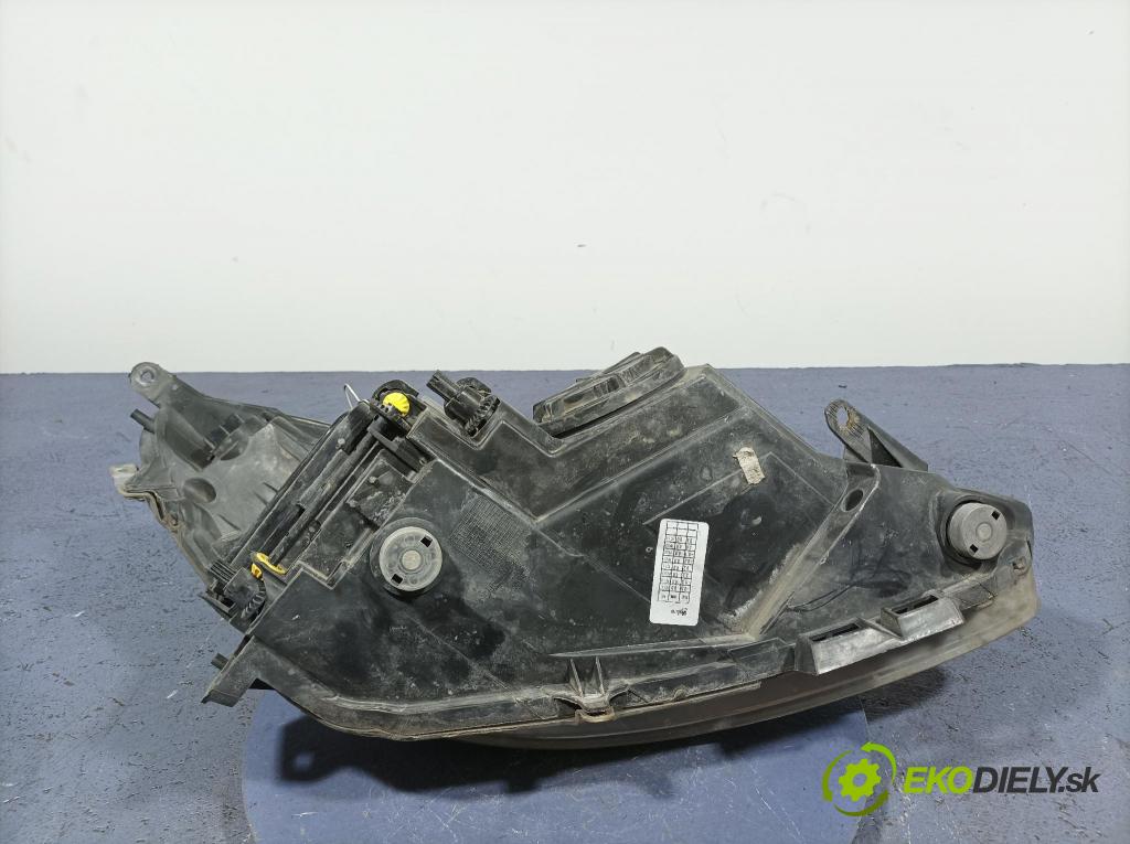 Opel Corsa 2009 Reflektor: Vľavo: 13186381
