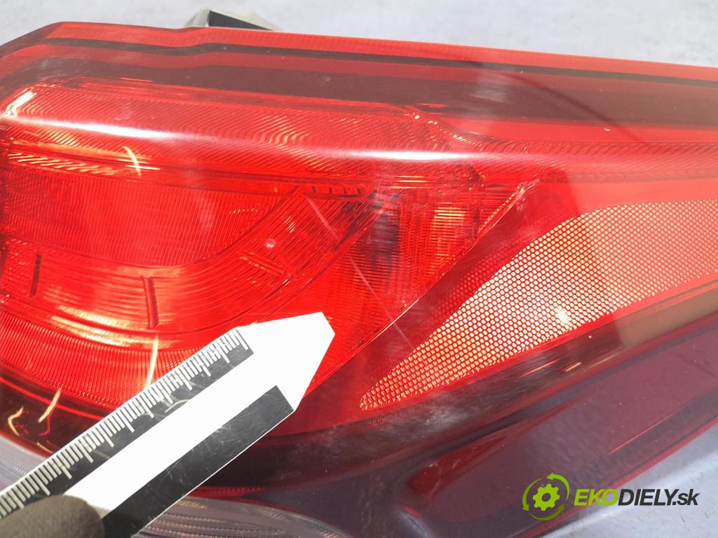 Hyundai I30 2022 svetlo / reflektor zad Prava: Vonkajsia: 92402-G4200